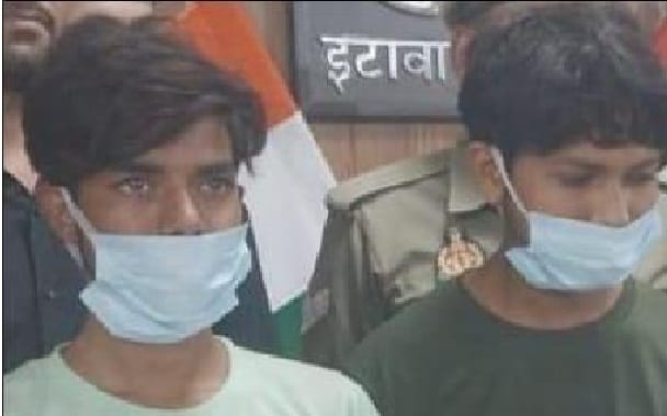 The miscreants opened fire on the police, both looted the chain with a pistol, arrested two