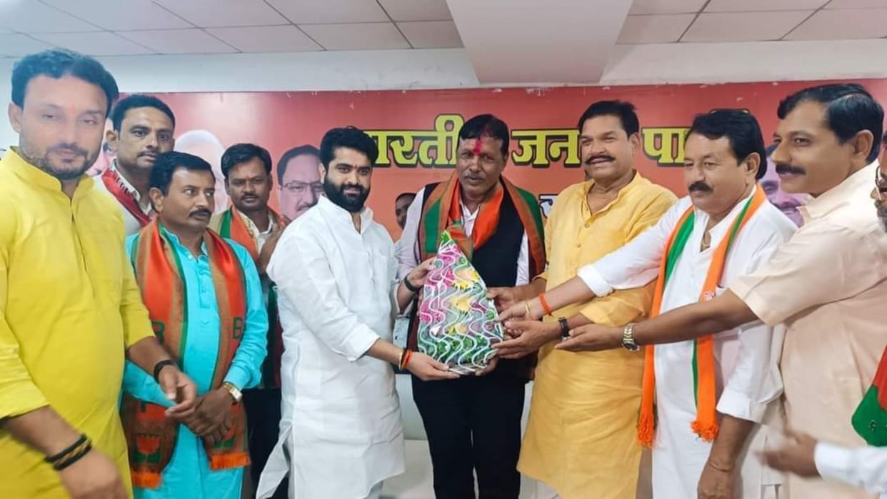 MP Politics Virendra Lodhi reached office after being declared candidate from Banda