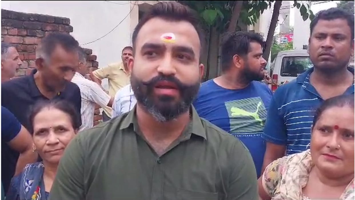 Meerut: a sarraf has fraud of 10 crores in Kankrekhera, victims demanded action from police