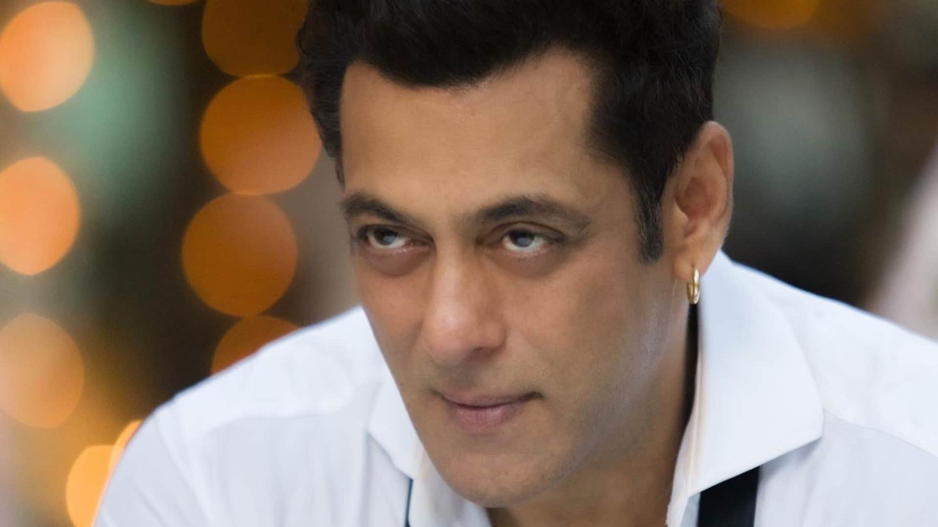 Javed Akhtar praises Tiger 3 Actor Salman Khan says He knows how to respect his parents