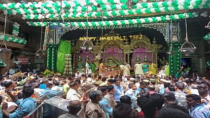 Devotees should not bring elderly children with them to Banke Bihari temple on Shri Krishna Janmashtami