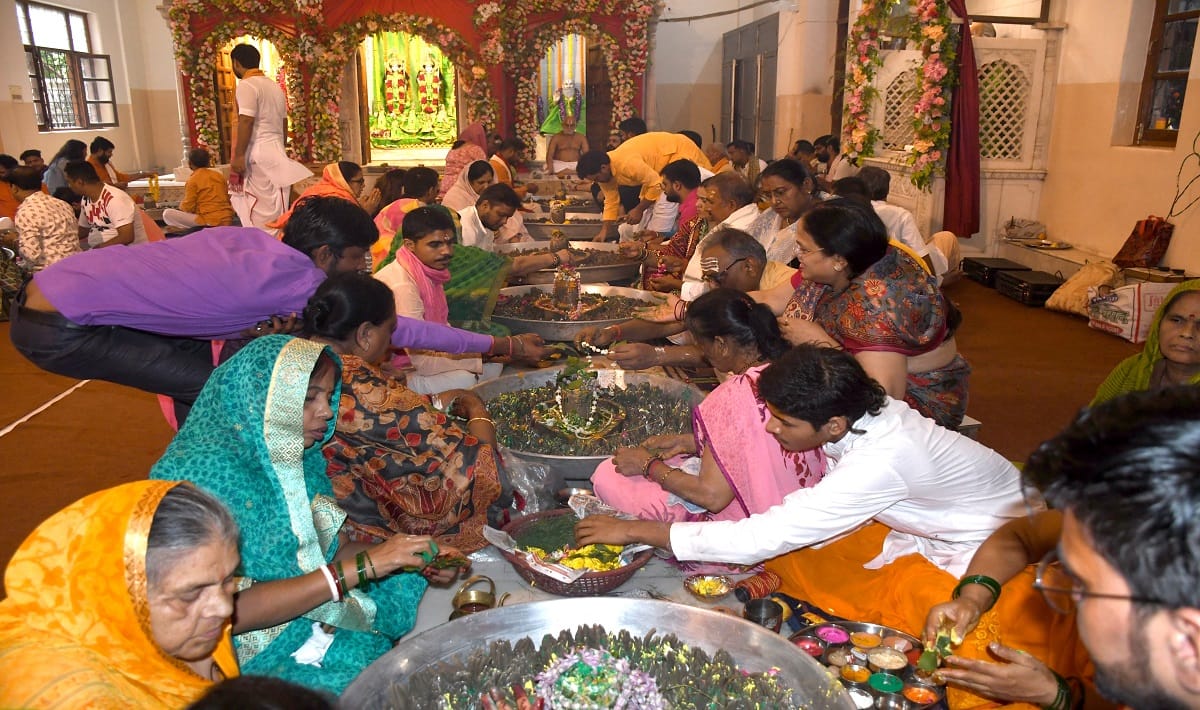 Sawan 2023: Maharudrabhishek of 1.25 lakh Parthiv Shivlings in Varanasi