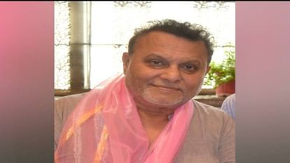 मथुरा पहुंचे गदर-2 के निर्माता अनिल शर्मा: बोले- फिल्म ऐसी बनाओ कि चलती रहे और लोगों के दिलों में भी बसी रहे Film Gadar two director Anil Sharma and actor Utkarsh Sharma worshipped Yamuna ji who reached Mathura