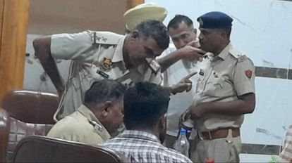 Tohana News: टोहाना में LIC के विकास अधिकारी पर फायरिंग, बाल-बाल बची जान, दो के खिलाफ केस Firing on LIC official in Tohana of Haryana