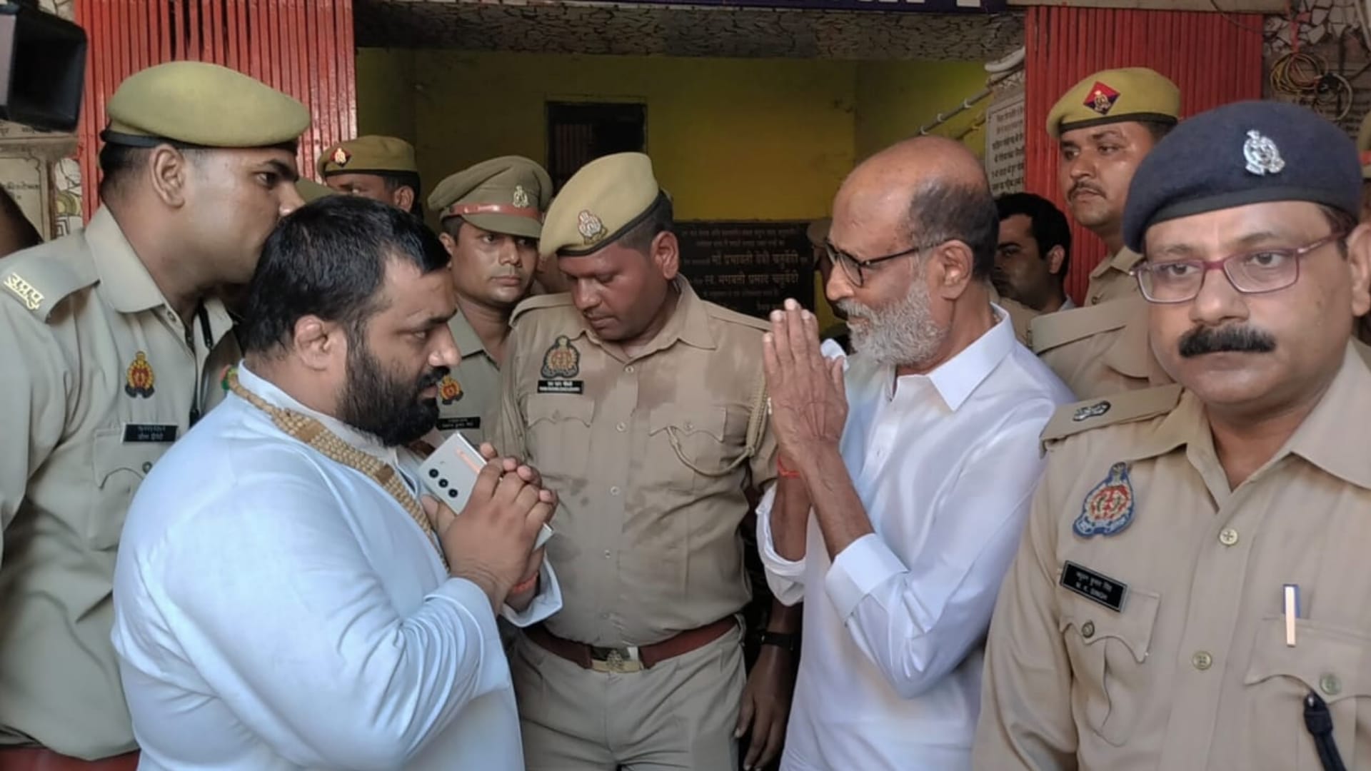 Film actor Rajikanth on Ayodya visit.