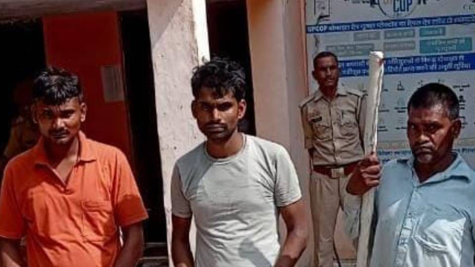 three arrested who attacking police and rescuing accused During raid in Etah