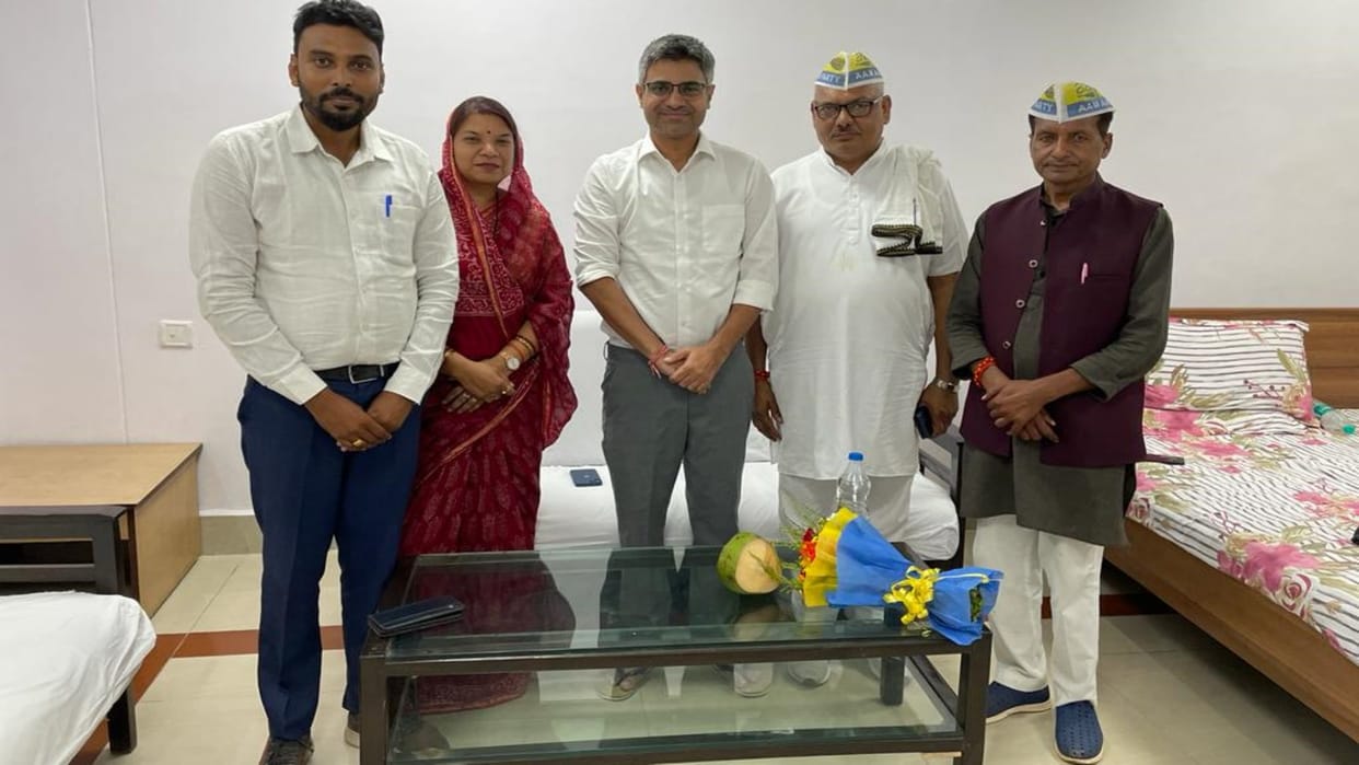 Former Sirmaur MLA Rajkumar Urmaliya joins hands with AAP after being denied ticket in Satna