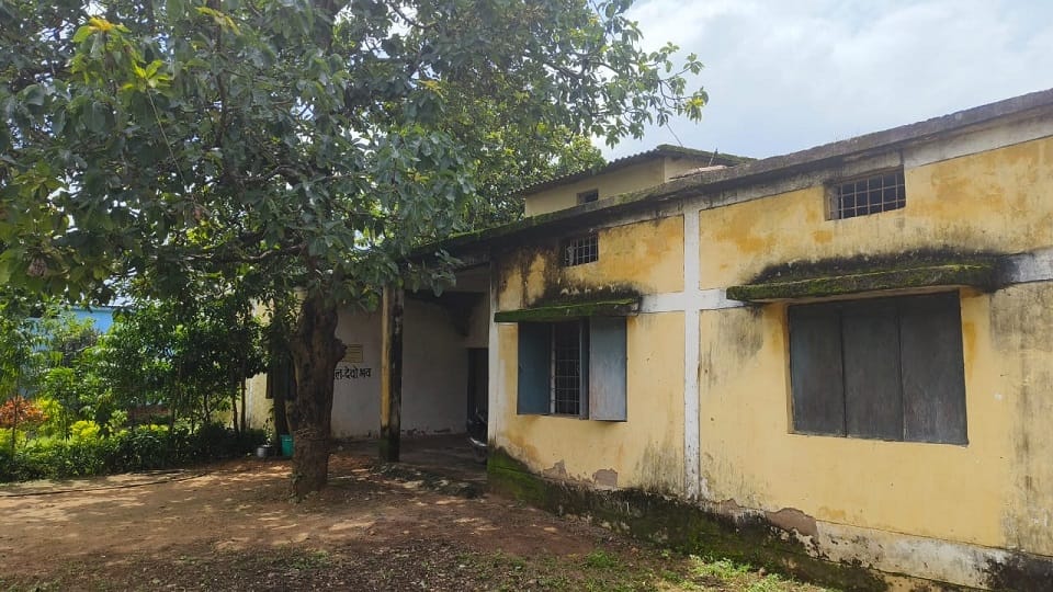 Garhbo Nava in Bijapur Mirtur laboratory building teasing future