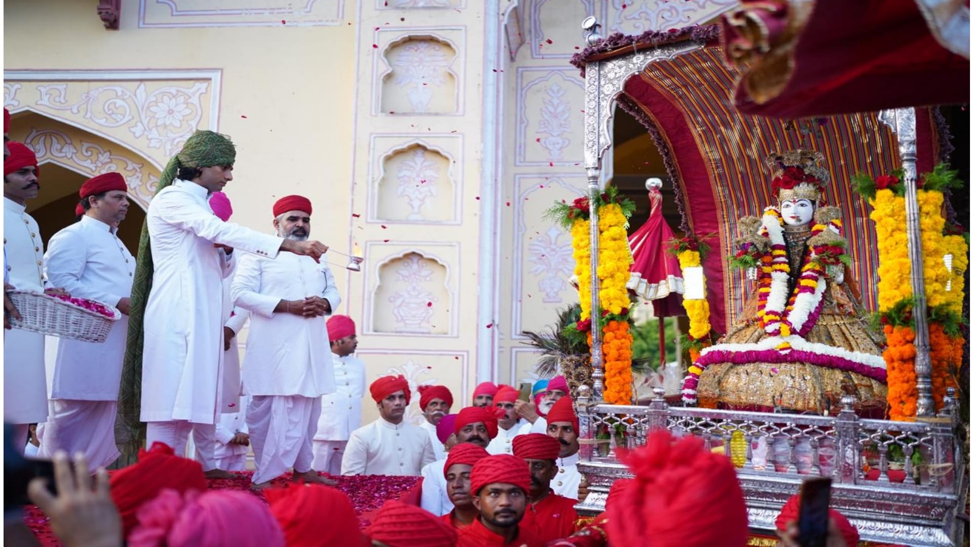 Jaipur Former royal family member Padmanabh Singh worshiped Teej Mata see exclusive photos