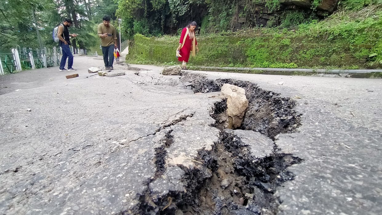 Geologists Team will find out the reason behind Landslide in Shimla