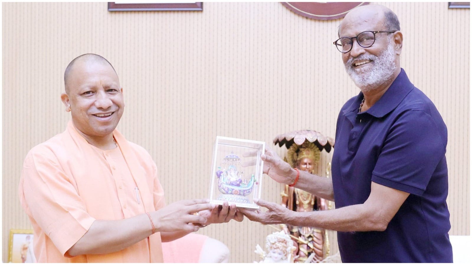 योगी आदित्यनाथ और रजनीकांत