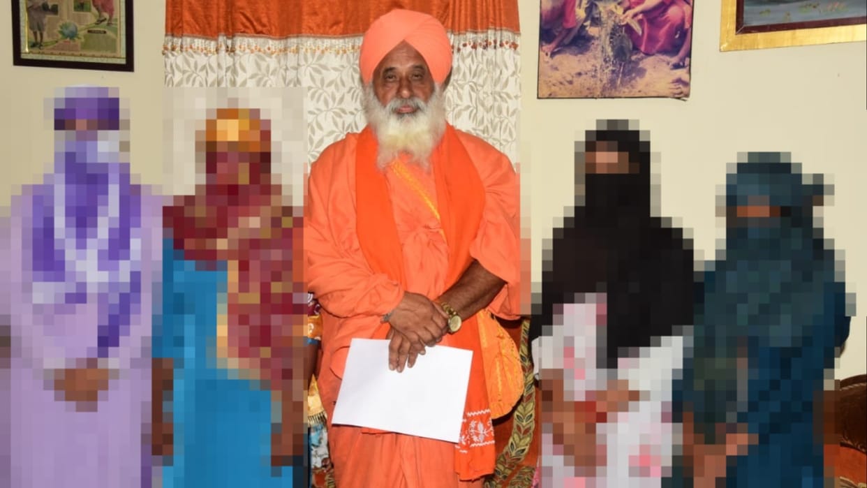 Punjab: Due to the efforts of Sant Balbir Singh Seechewal, four girls trapped in Arab countries returned