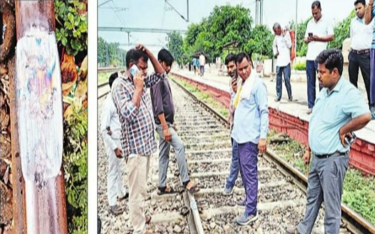 For 10 minutes, the lives of two thousand passengers got stuck in the breath.