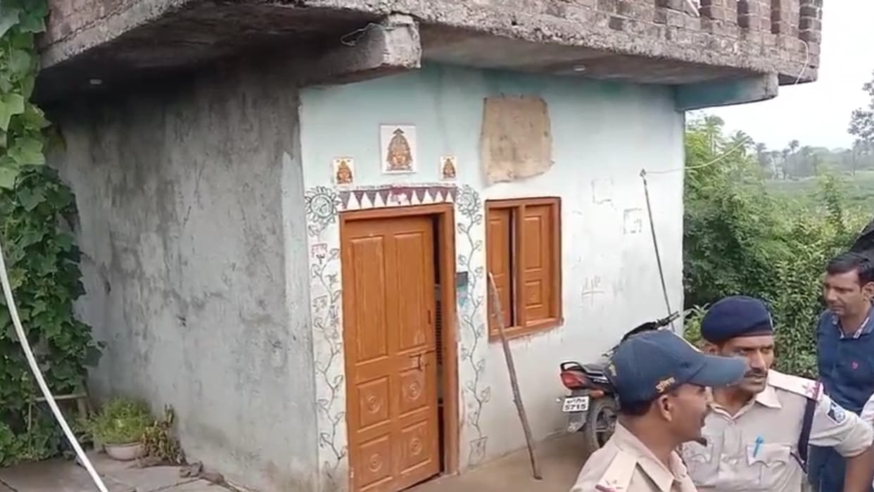 Ujjain: Drunk youth kills wife and two children with sword, dies after incident