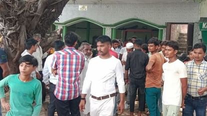 Amroha: teenager who went work in Indore was beaten to death, demanding action against the contractor