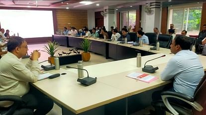 Indore: सभी सरकारी होस्टल में बच्चों के स्वास्थ्य परीक्षण के निर्देश, बेहतर पोषण के लिए बदला जाएगा फूड प्लान Instructions for health test of children in all government hostels