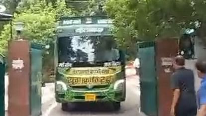 Lalu yadav going to gopalganj on rjd party rath with rabri devi, will visit thawe waali mata mandir
