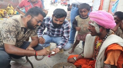 Crowds of devotees gathered in Shiva temples on the seventh Monday of Sawan