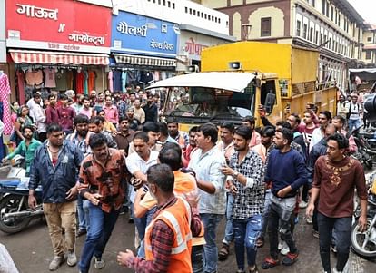 Indore: राजवाड़ा पर अतिक्रमण हटाने पहुंचे अमले को दुकानदारों ने घेरा, कर्मचारियों से हाथापाई Shopkeepers surrounded staff who came to remove encroachment on Rajwada, scuffle with employees