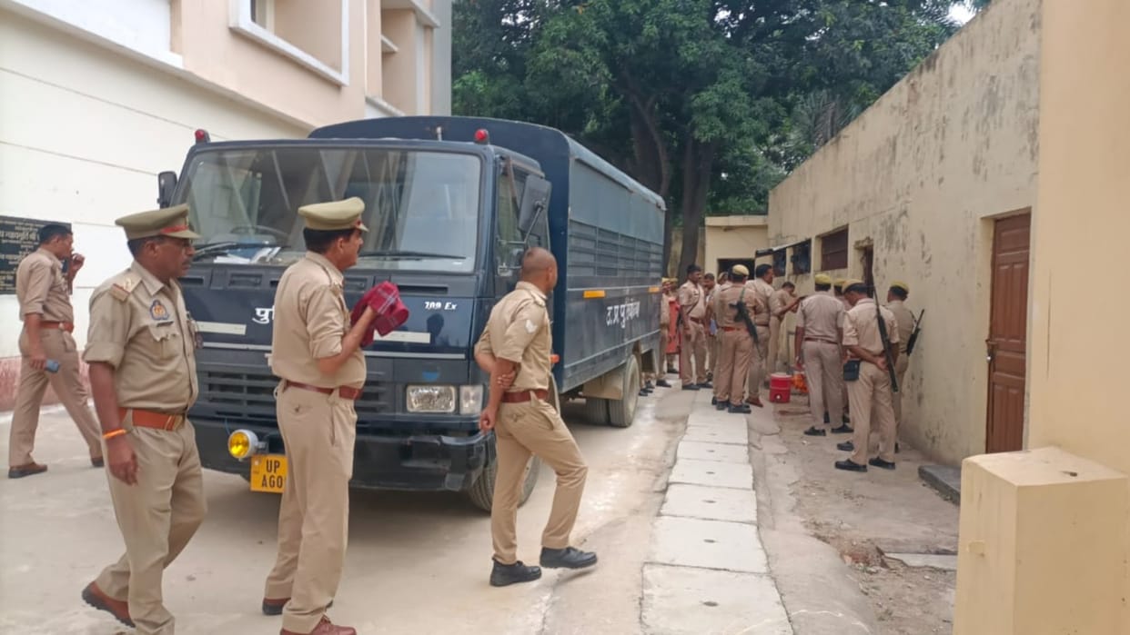 Prisoners made ruckus in kachahari in Ayodhya.