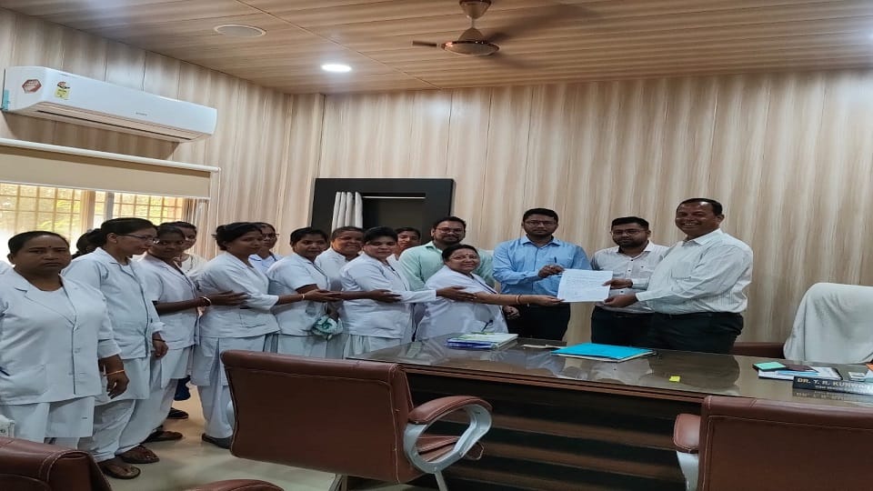 Indefinite strike of doctors and nurses for many demands in Narayanpur