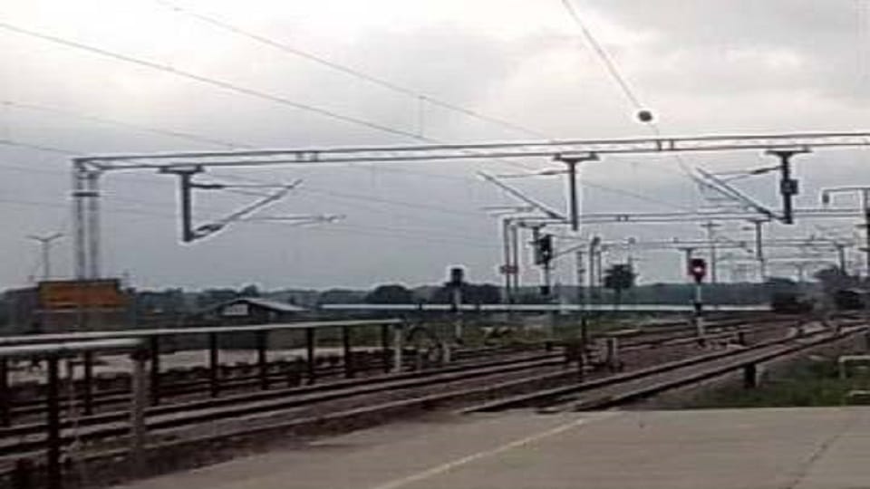 Electric train will start running from Lucknow to Shahgarh by September
