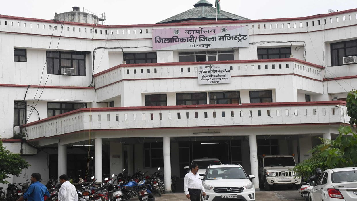 Tender for Mini Secretariat in Gorakhpur could not be done for one year