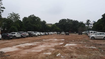 Tender for Mini Secretariat in Gorakhpur could not be done for one year