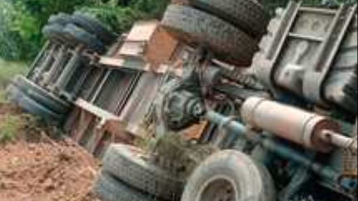 Ambala: Truck collided with a parked car, father and son died
