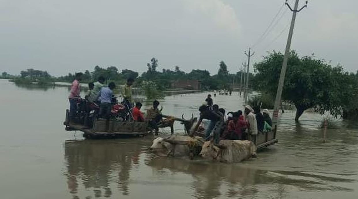 Farrukhabad Flood, Four died in the district, 1.68 lakh cusecs less water was released from Narora barrage
