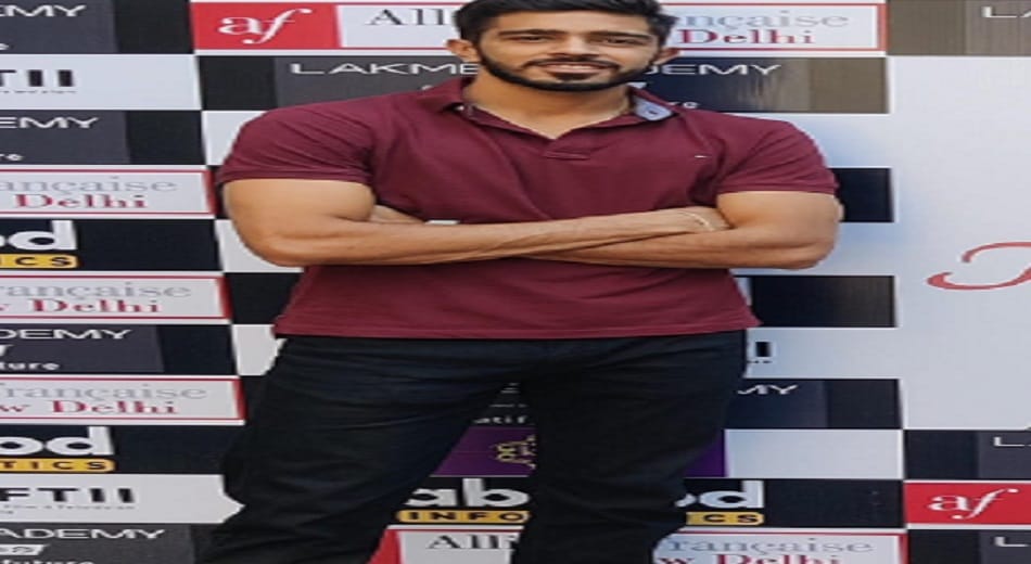 noida fast bowler kushagra sharma will play for kanpur superstar team in uttar pradesh premier league