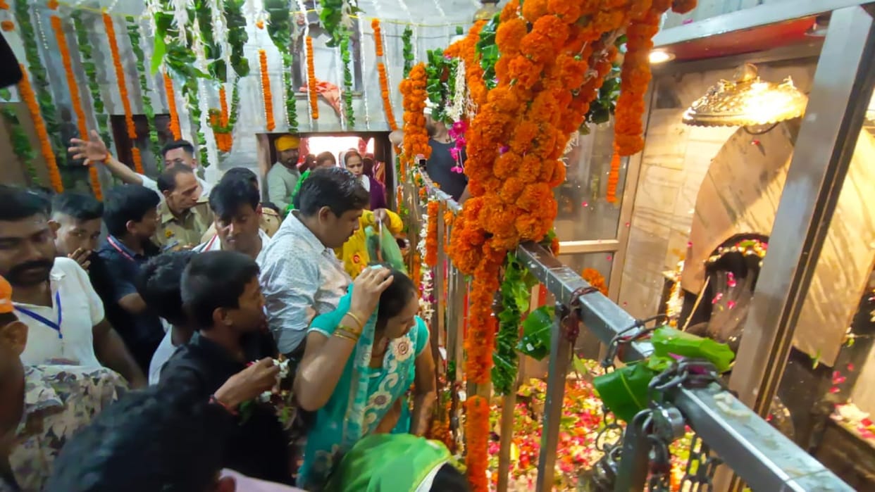 Nag Panchmi: Amazing combination of Sawan Monday and Panchami, milk-lava offered to Shiva