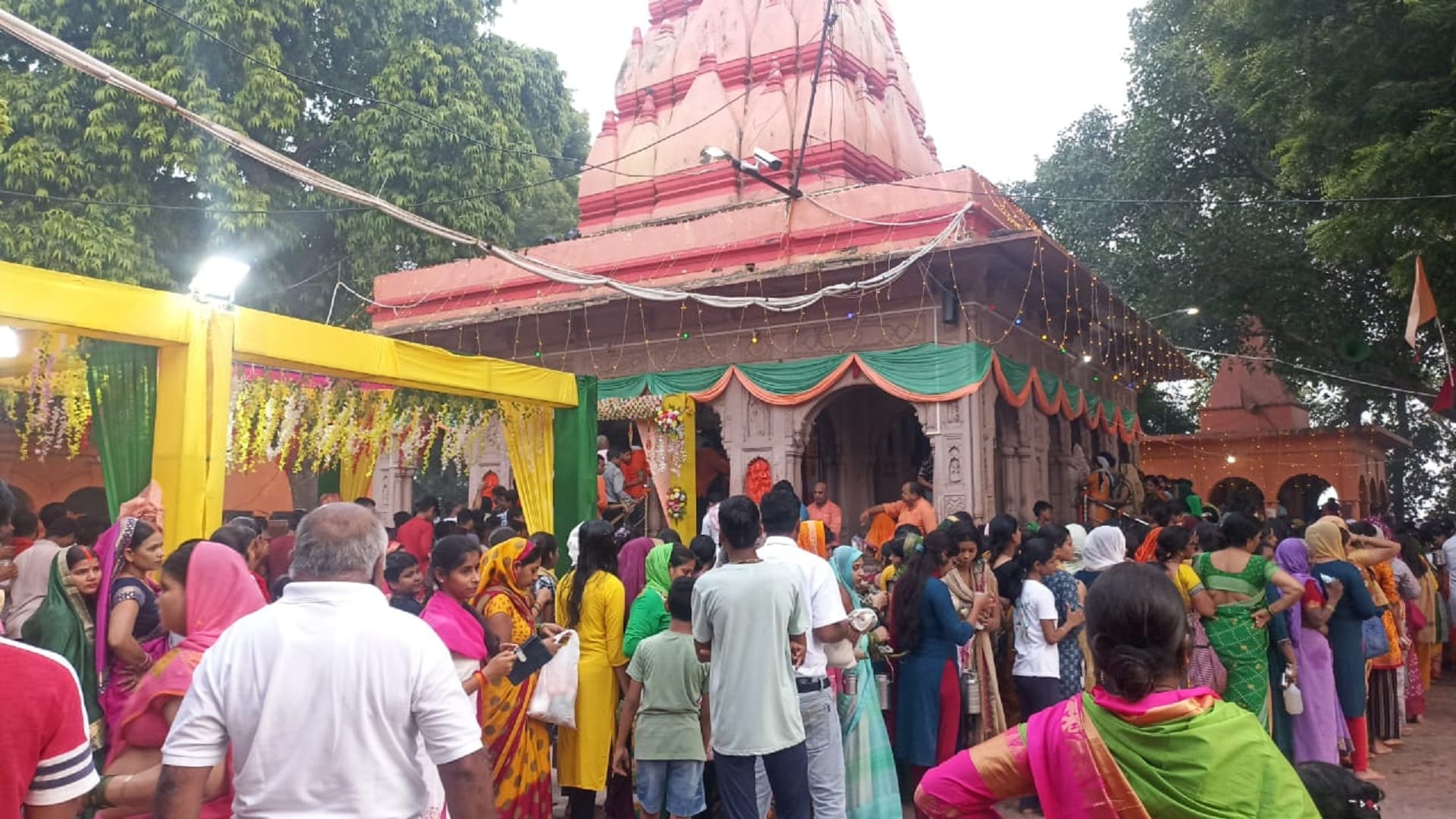 Nag Panchmi: Amazing combination of Sawan Monday and Panchami, milk-lava offered to Shiva