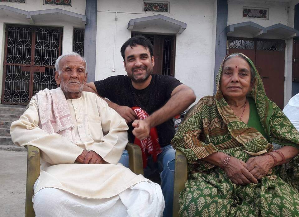 omg 2 actor pankaj tripathi father banarasi tiwari passed away in belsand gopalganj bihar news in hindi