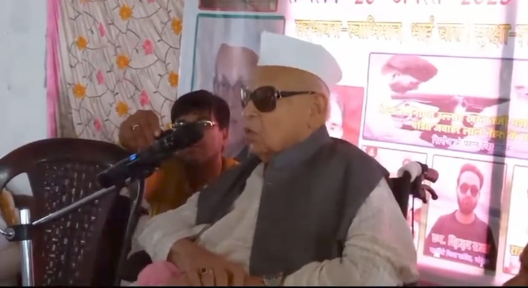 MP News: Controversial statement of former Governor Qureshi, said- Nehru's heirs are taking out religious trip