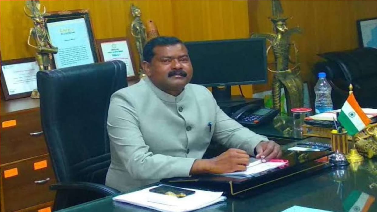 IAS Neelkanth Tekam will joining CG BJP, Om Mathur will get membership