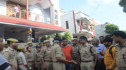 Hostage mother showed bravery in Varanasi She went to the miscreants on the pretext, said - Brother, don't do