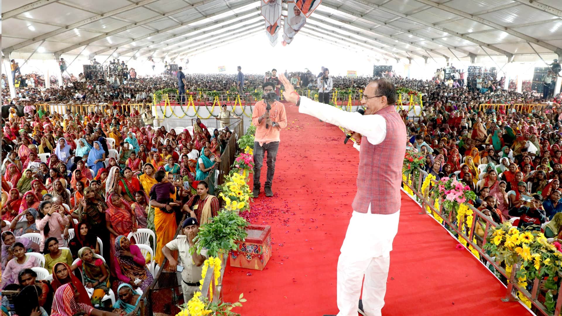 CM Shivraj's condition in Shivpuri district, said - first make Pritam MLA, then Pichor will be made district