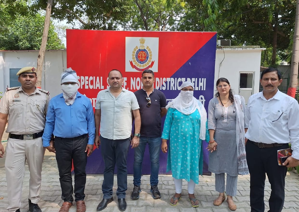 Case filed against officer who misdeed friend minor daughter in delhi