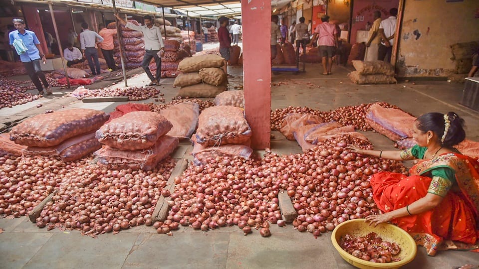 Export duty on onions: Farmers protest in Nashik in Maharashtra, want Centre to scrap move