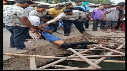 Broken drains near bijali ghar agra two children slipped and fell