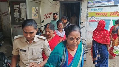 Bihar News : लग्जरी कार में मिला चुराया गया बच्चा; गैंग की तीन महिलाओं से बात कर पुलिस भी रह गई भौंचक Child recovered from luxury car in Hajipur, bihar police shocked to see smart women in child lifting gang