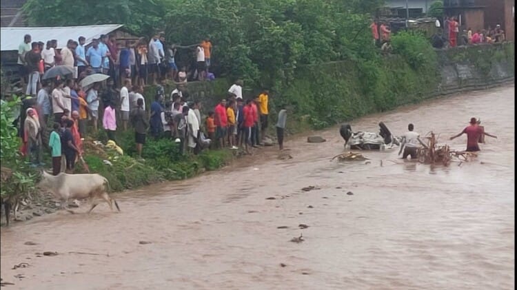 ਕੋਟਦੁਆਰ 'ਚ ਜ਼ਮੀਨ ਖਿਸਕਣ ਨਾਲ ਕਾਰ ਦੇ ਰੁੜ੍ਹ ਜਾਣ ਕਾਰਨ ਉੱਤਰਾਖੰਡ ਮੌਸਮ ਮਾਰਗ ਬੰਦ, All Update