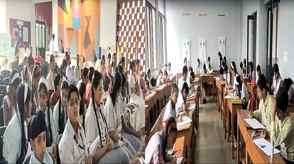 मां तुझे प्रणाम: अरिहंत इंटरनेशनल स्कूल नाहन में चित्रकला और भाषण प्रतियोगिता, विद्यार्थियों में दिखा उत्साह Maa Tujhe Pranam: Painting, Dance, declamation competition and Kavi Sammelan at Arihant International School N
