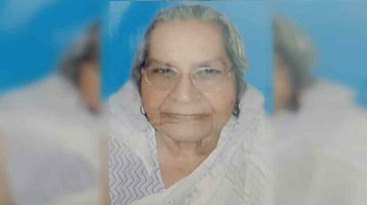 District judge  mother passed away in age of 87 years wave of mourning in varanasi court