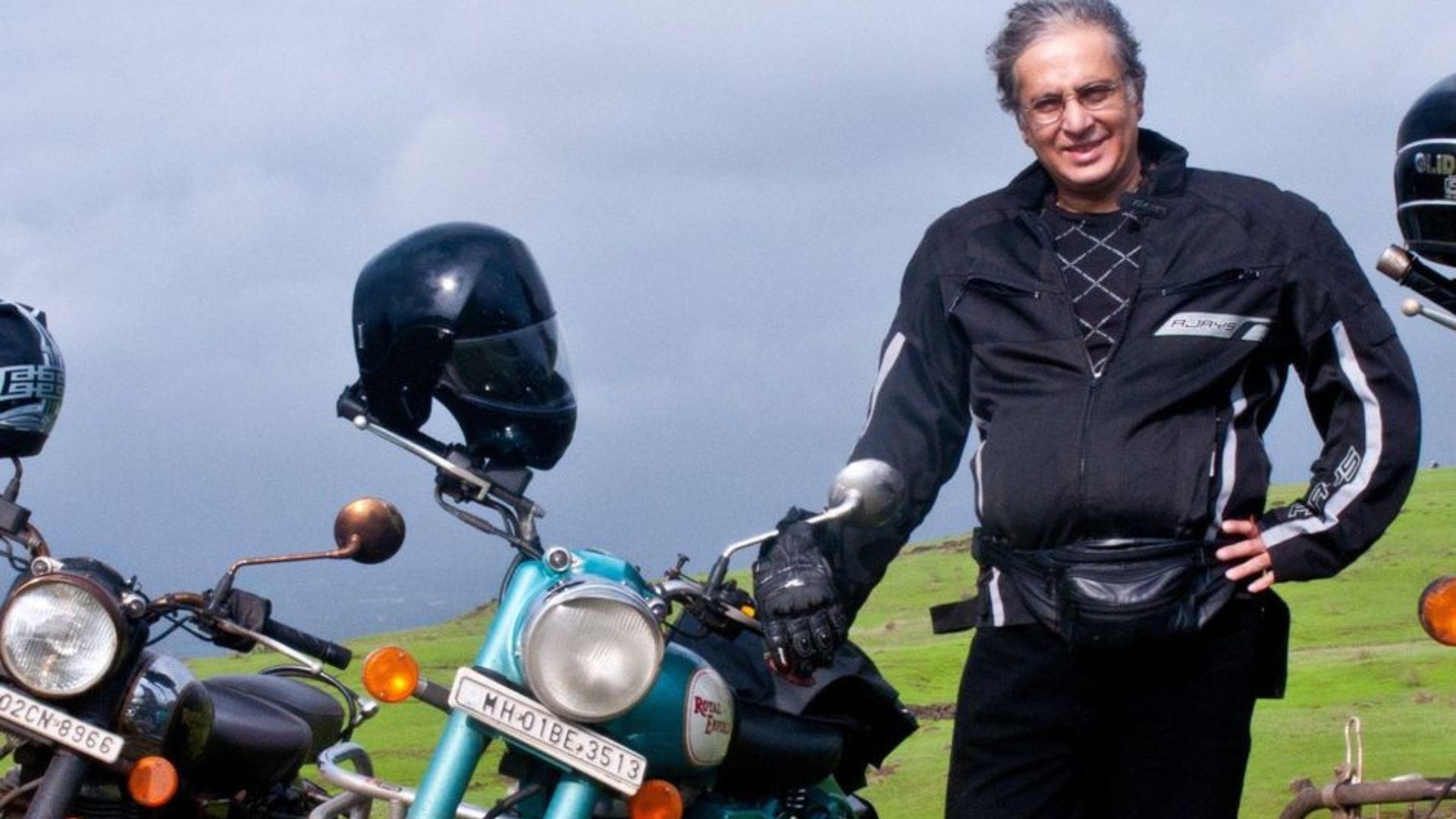 Aditya Raj Kapoor son of rebel star shammi Kapoor earns graduation degree at the age of 67