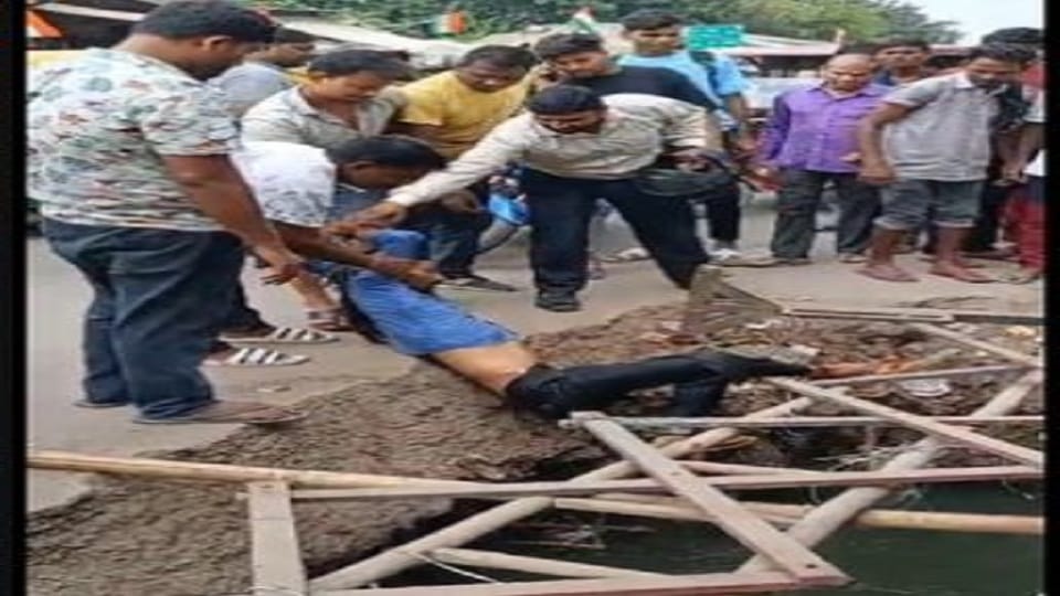 Broken drains near bijali ghar agra two children slipped and fell