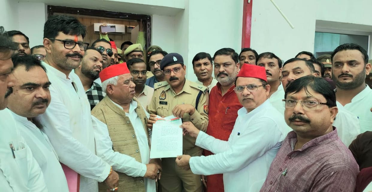 UP: Rajudas's indecent remarks on Akhilesh Yadav created a storm