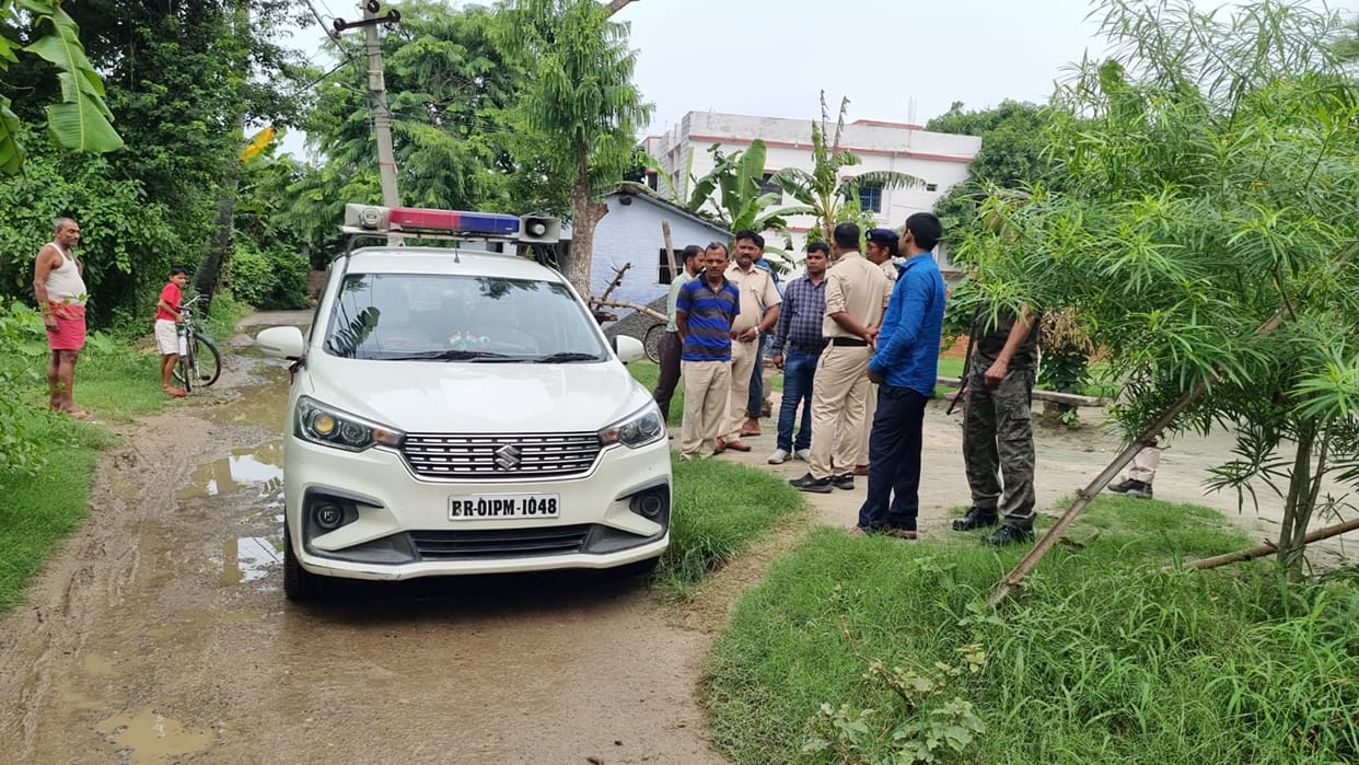 Bihar News : Criminals looted one lakh 23 thousand rupees from Bandhan Bank employee, Bihar Police