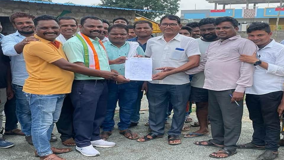 Panchayat Vice President and member also presented claim from Congress ticket